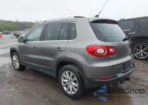2009 Volkswagen Tiguan S from USA, damaged, VIN WVGAV75N39W003838